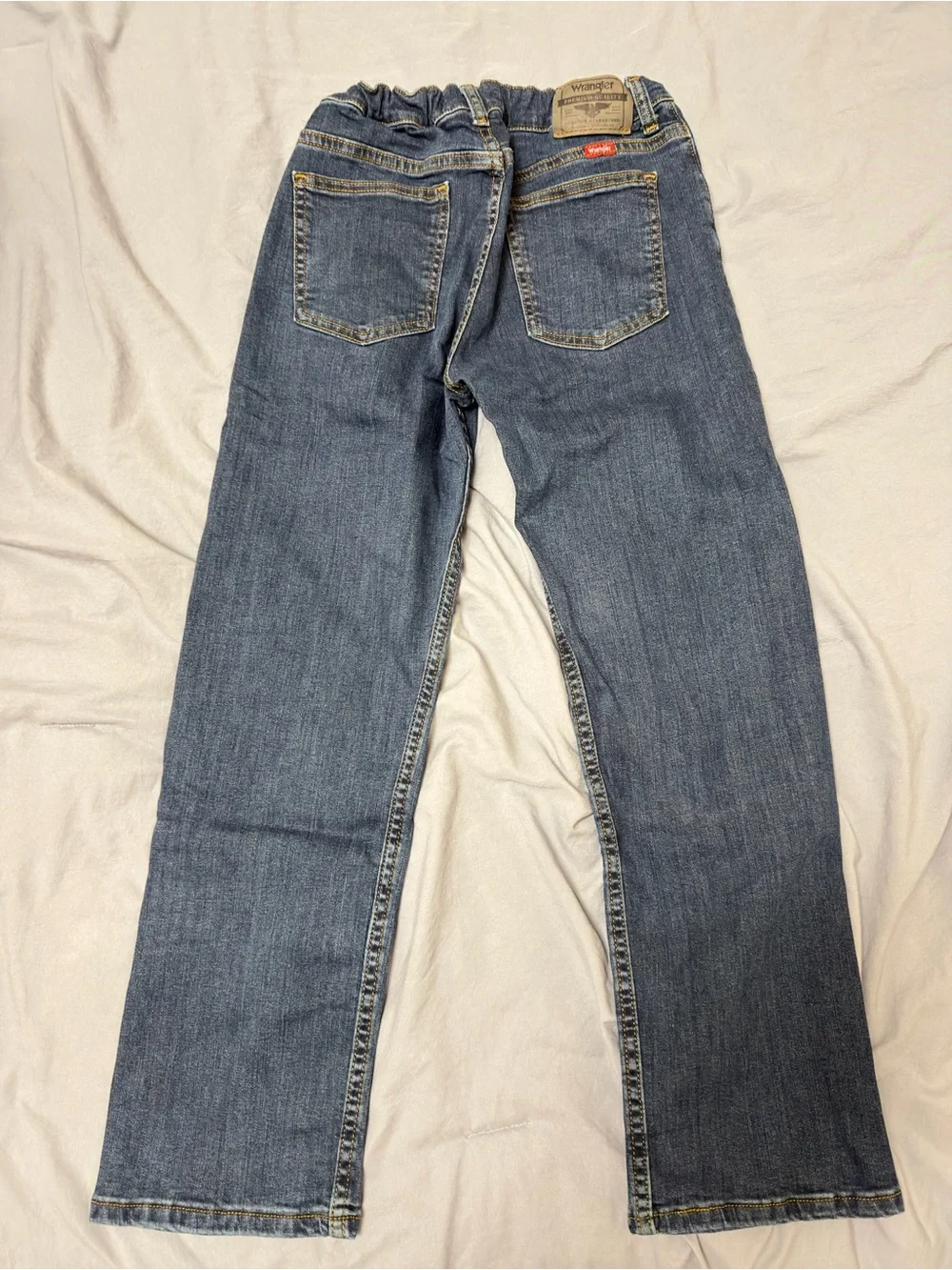 Wrangler Men's Classic Fit Blue Jeans